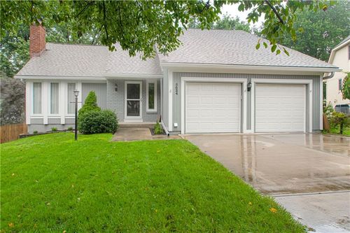 5624 N Gladstone Pl, Gladstone, MO, 64119-2372 | Card Image
