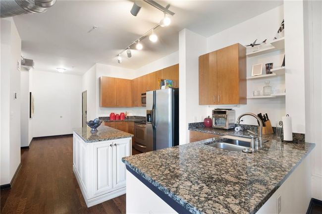 UNIT-2605 - 5300 Peachtree Rd, Condo with 2 bedrooms, 2 bathrooms and 2 parking in Chamblee GA | Image 5