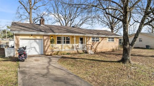 323 Western Hills Dr, Siloam Springs, AR, 72761-2572 | Card Image