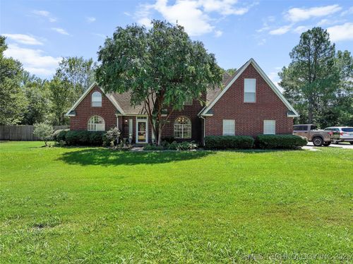 114 Meadow Rd, Ardmore, OK, 73401-1148 | Card Image