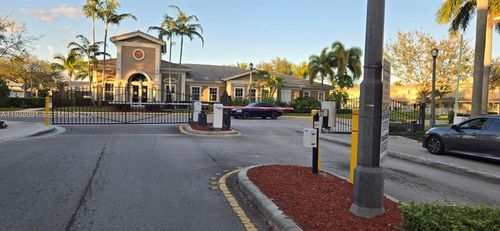 5818-5818 Hampton Hills Blvd, Tamarac, FL, 33321-4193 | Card Image