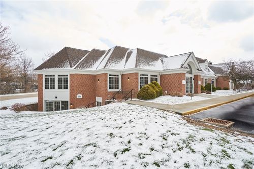 e-799 White Pond Drive, Akron, OH, 44320 | Card Image