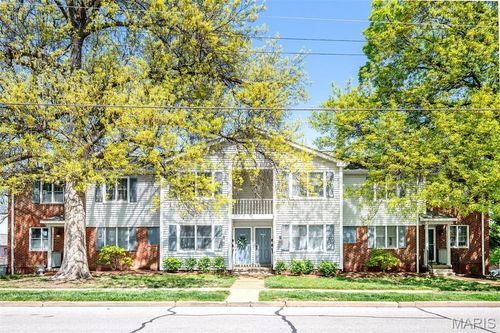 9039 W Swan Cir, Brentwood, MO, 63144-1648 | Card Image