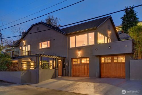 121 E Edgar St, Seattle, WA, 98102-3133 | Card Image