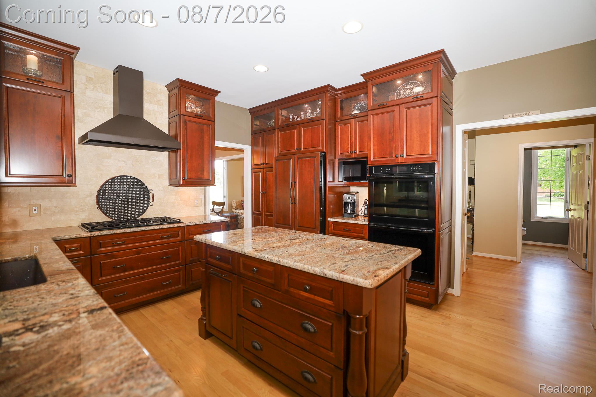 Residential in Commerce Charter Township