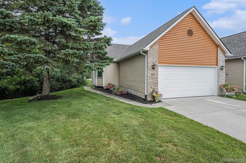 9351 Rayna Dr, Davison, MI, 48423-2853 | Card Image