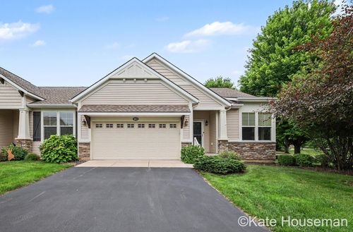 863 Cook Crossing Dr Se, Byron Center, MI, 49315 | Card Image
