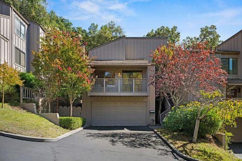 4 Hawk Ridge Ct, Novato, CA, 94949-6624 | Card Image