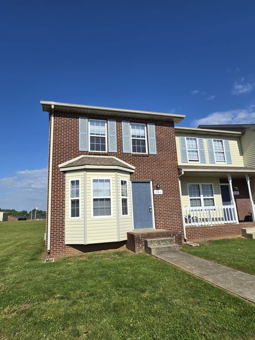 241 Tree Line Dr, Oak Grove, KY, 42262-7200 | Card Image