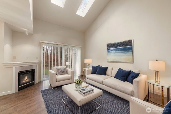 APT-8-102 - 2001 120 Th Pl Se, Townhouse with 3 bedrooms, 3 bathrooms and 1 parking in Everett WA | Image 4