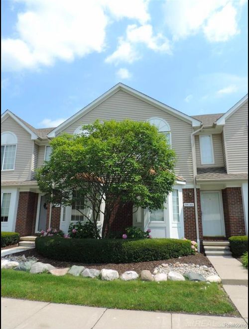 35149 Woodbury Dr, New Baltimore, MI, 48047-4364 | Card Image