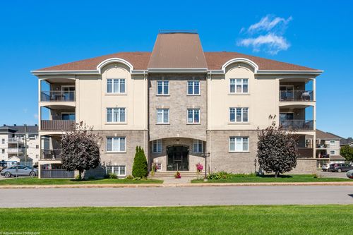 102-225 Rue Bohémier, Mascouche, QC, J7K0A8 | Card Image