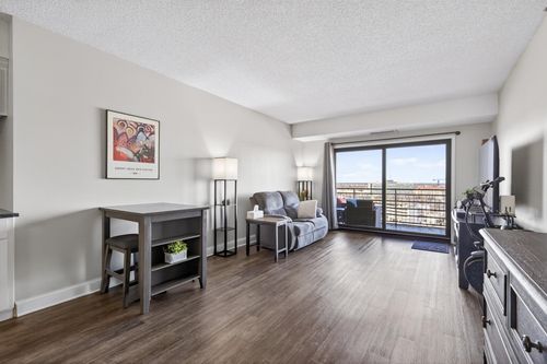 2004-26 10th St W, Saint Paul, MN, 55102-5018 | Card Image
