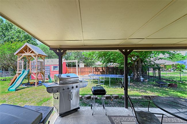 928 Maple St, House other with 4 bedrooms, 2 bathrooms and null parking in Howe TX | Image 19