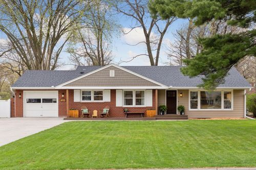 1384 Arden Pl, Arden Hills, MN, 55112-3625 | Card Image