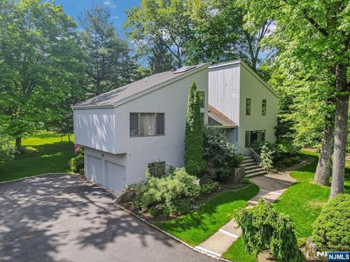 18 Mission Way, Tenafly, NJ, 07670-3037 | Card Image