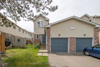 66 Corey Cir, Condo with 3 bedrooms, 3 bathrooms and 2 parking in Halton Hills ON | Image 2