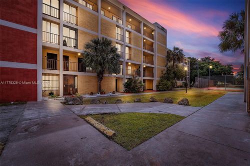 apt-207-9210 Fontainebleau Blvd, Miami, FL, 33172-4239 | Card Image