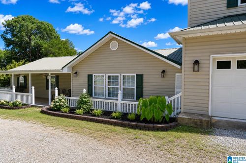 470 Camellia Ln, WEST BLOCTON, AL, 35184-2527 | Card Image