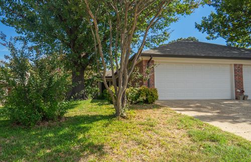 6618 Parkview Ln, North Richland Hills, TX, 76182-4638 | Card Image