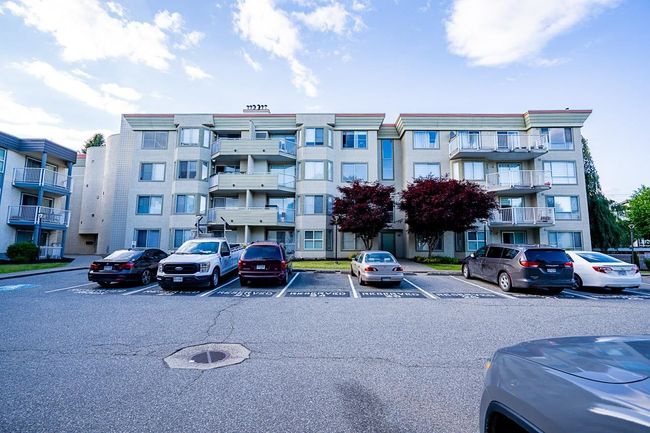 433 - 32830 George Ferguson Way, Condo with 2 bedrooms, 2 bathrooms and 1 parking in Abbotsford BC | Image 3
