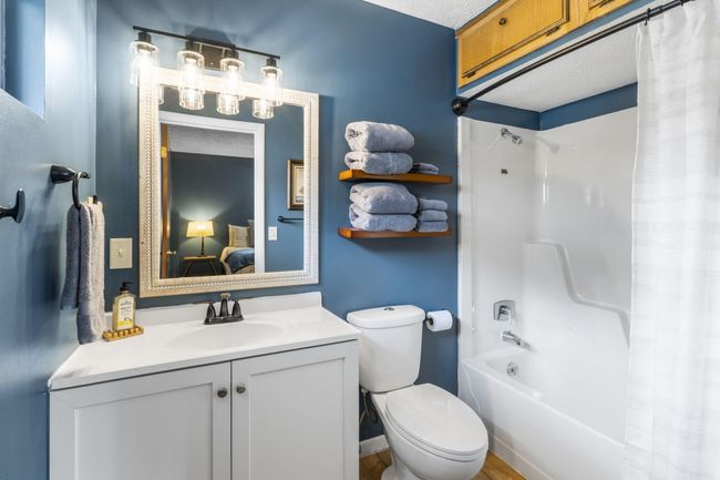 primary bath | Image 20