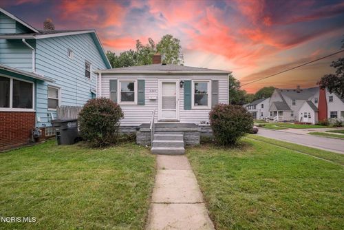 4243 Fairview Dr, Toledo, OH, 43612-1832 | Card Image