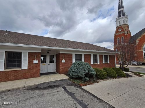 201 W Charles St, Bucyrus, OH, 44820-2217 | Card Image
