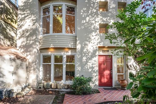 2216 19th Avenue E, Seattle, WA, 98112 | Card Image