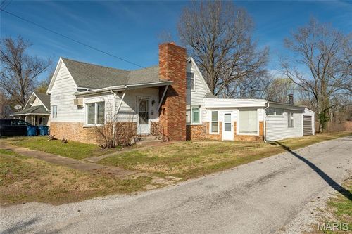 712 S Mulkey St, Christopher, IL, 62822-2033 | Card Image