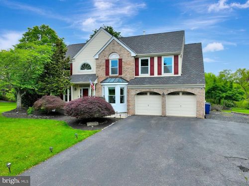 2 Hampton Hollow Dr, Millstone Township, NJ, 08535-1002 | Card Image