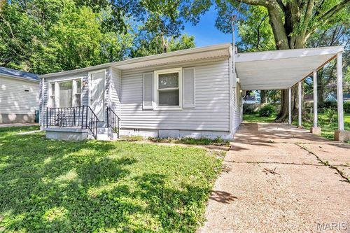134 Anistasia Dr, Saint Louis, MO, 63135-1143 | Card Image