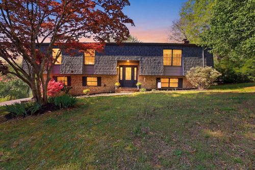 2404 Horseshoe Dr, Soddy Daisy, TN, 37379-3236 | Card Image