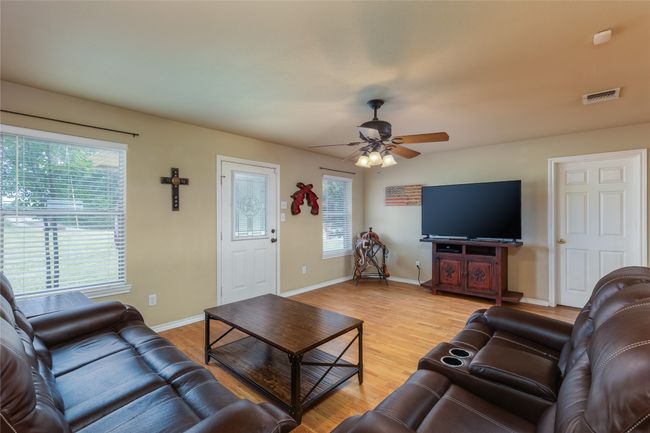 1300 Knob Rd, House other with 3 bedrooms, 2 bathrooms and null parking in Springtown TX | Image 14