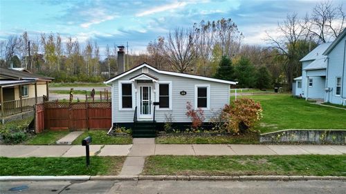 343 E Canal Street, Chippewa Falls, WI, 54729 | Card Image
