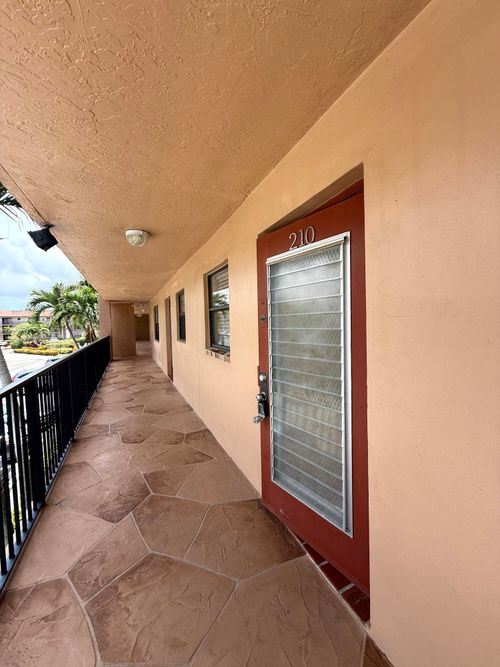 210-10300 Nw 30th Ct, Sunrise, FL, 33322-2052 | Card Image
