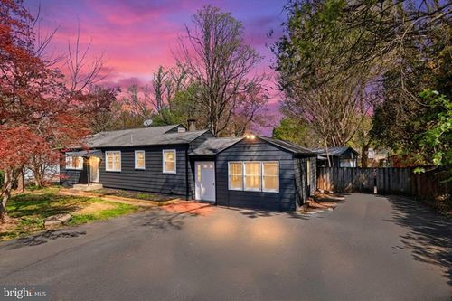 9704 Blake Ln, FAIRFAX, VA, 22031-1023 | Card Image