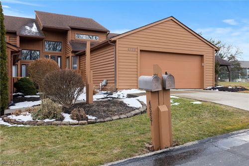 4559 Oakhill Blvd, Lorain, OH, 44053-1933 | Card Image