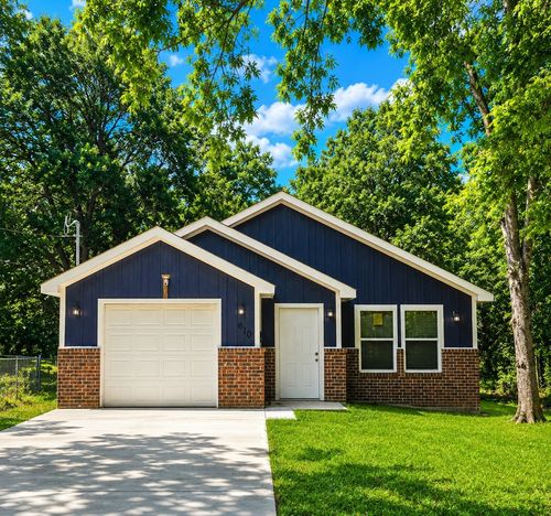 610 W Austin St, Paris, TX, 75460-5678 | Card Image