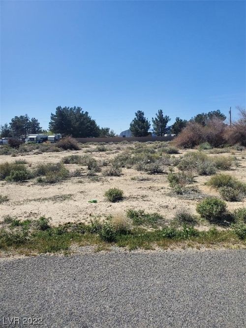 761 Marie St, Pahrump, NV, 89060-9339 | Card Image