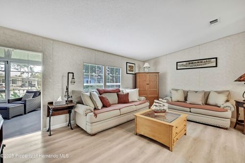 12160 Sara St, Brooksville, FL, 34613-5527 | Card Image