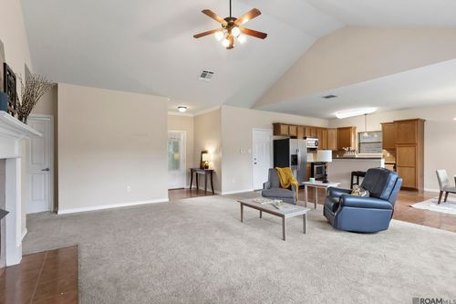 26426 Avoyelles Ave, Denham Springs, LA, 70726-6963 | Card Image