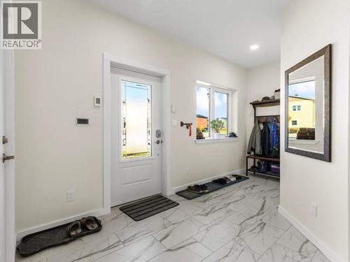 38 Omega St, Whitehorse, YT, Y1A0T9 | Card Image