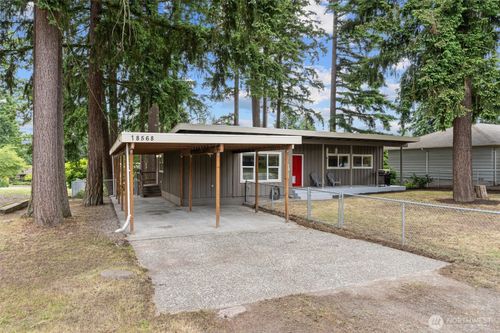 18568 Densmore Avenue N, Shoreline, WA, 98133 | Card Image