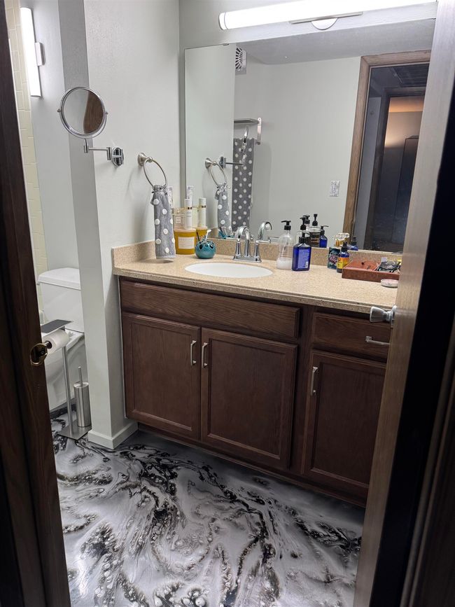 UNIT-168 - 2470 W Good Hope Rd, Condo with 1 bedrooms, 1 bathrooms and null parking in GLENDALE WI | Image 18