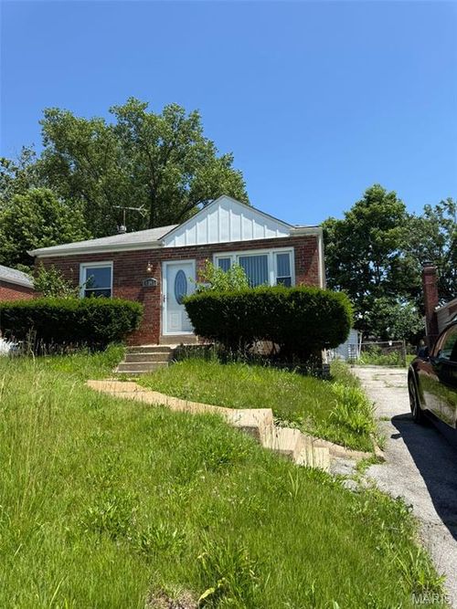 8342 Willett Ave, Jennings, MO, 63136-1344 | Card Image