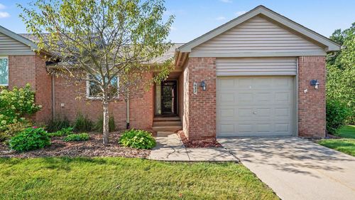 637 Bristol Dr, Chelsea, MI, 48118-1615 | Card Image
