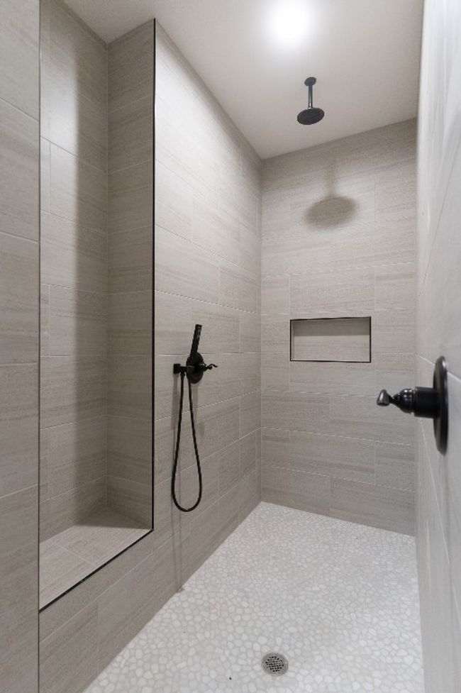 Full bath featuring tiled shower | Image 20