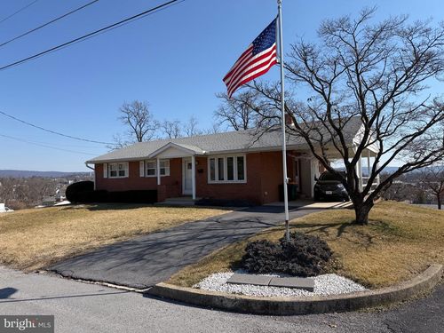 413 Ridge Ave, WAYNESBORO, PA, 17268-1964 | Card Image