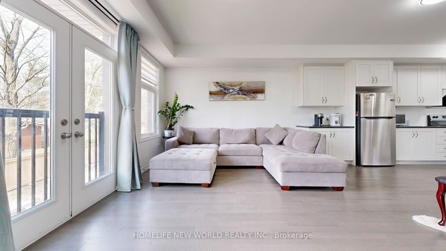 76 Puisaya Dr, House attached with 4 bedrooms, 3 bathrooms and 2 parking in Richmond Hill ON | Image 4
